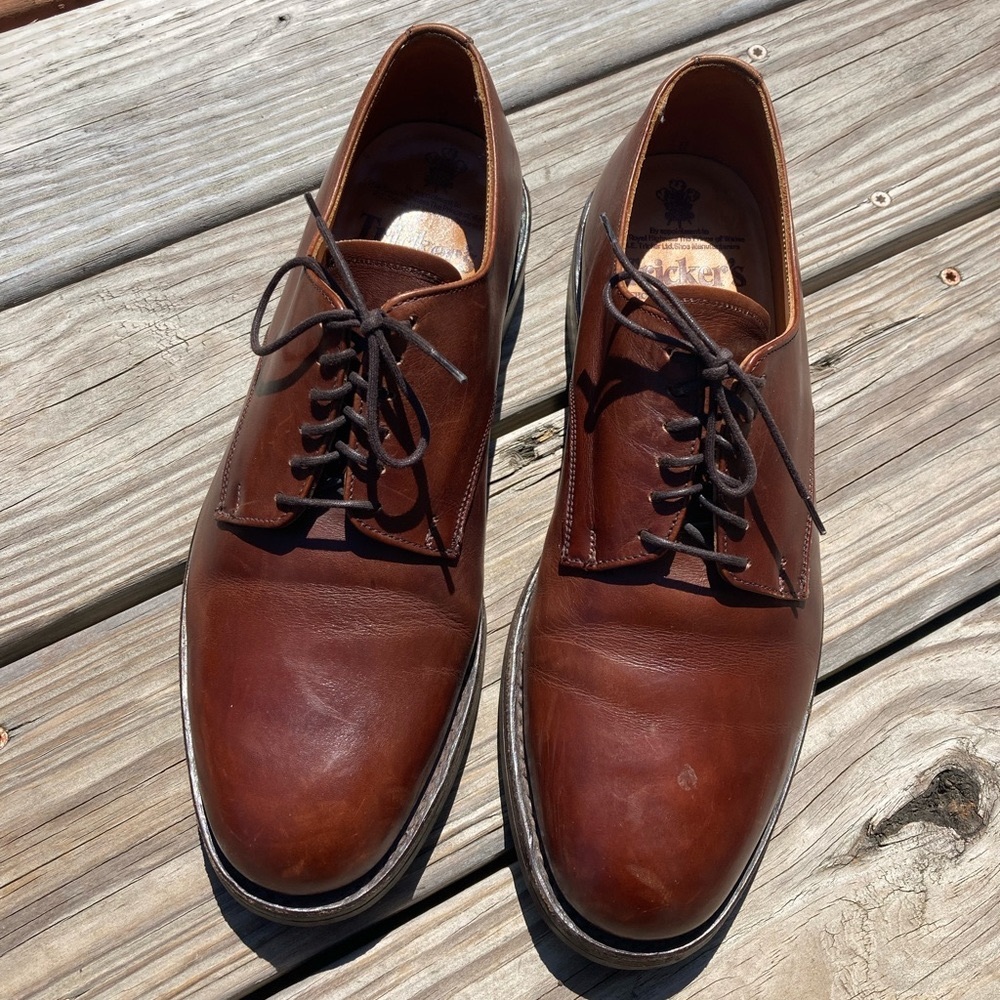 Tricker’s brown mens shoes size 10. Dainile sole- British made. Good condition